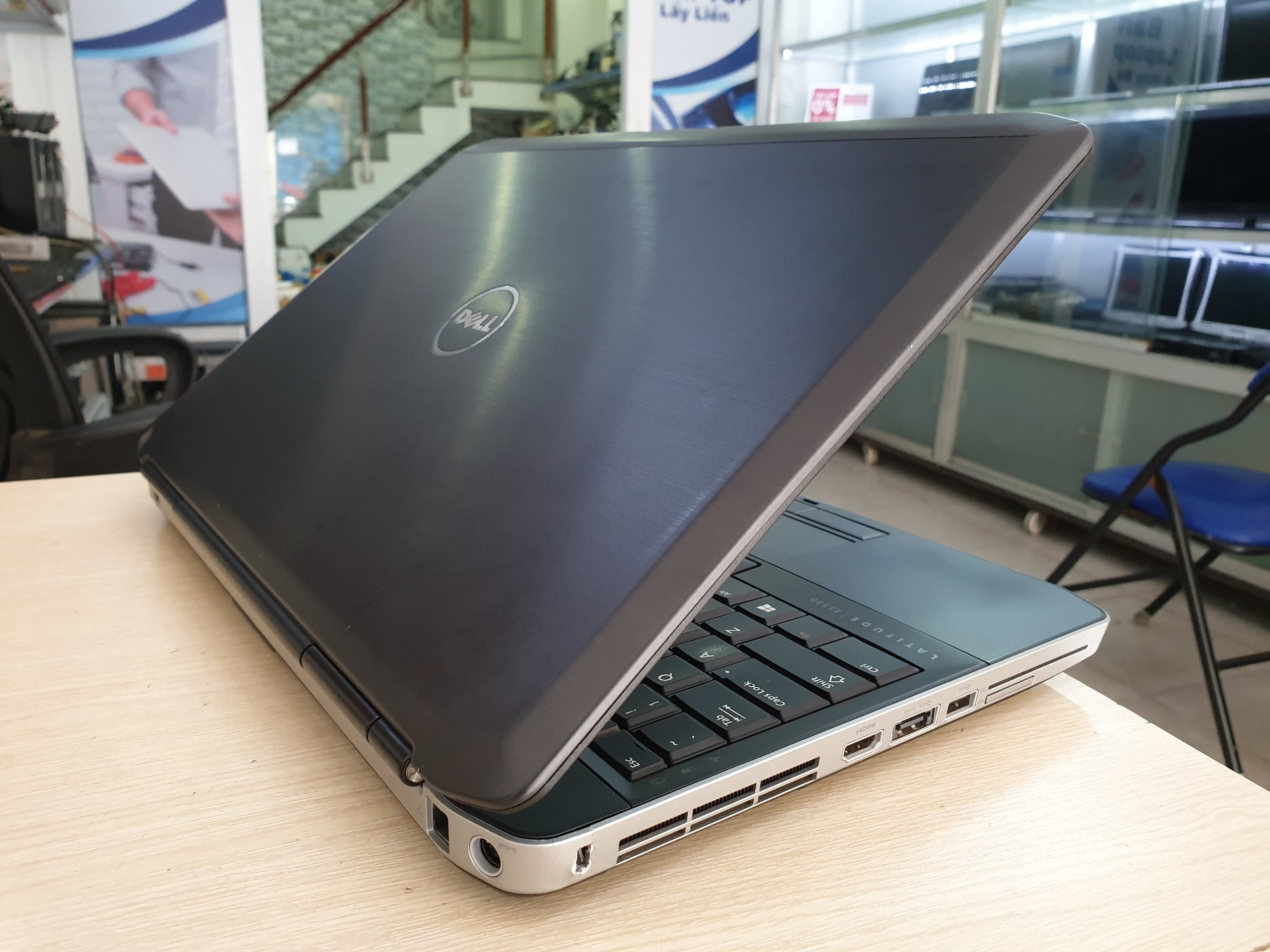 Laptop Dell Latitude E5530 i5 3120M 4Gb 250Gb nội địa Nhật,mạnh-bền